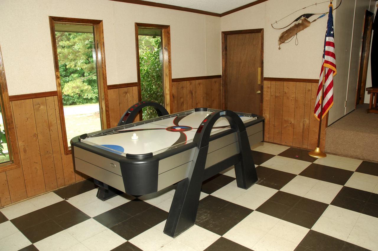 Carolina Landing Camping Resort Two-Bedroom Cabin 1 Fair Play Extérieur photo
